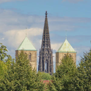 Die Türme von Dom und St. Laurentius in Münster